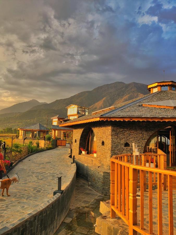 Osho Himalayas Wellness Resort Kangra Exterior photo
